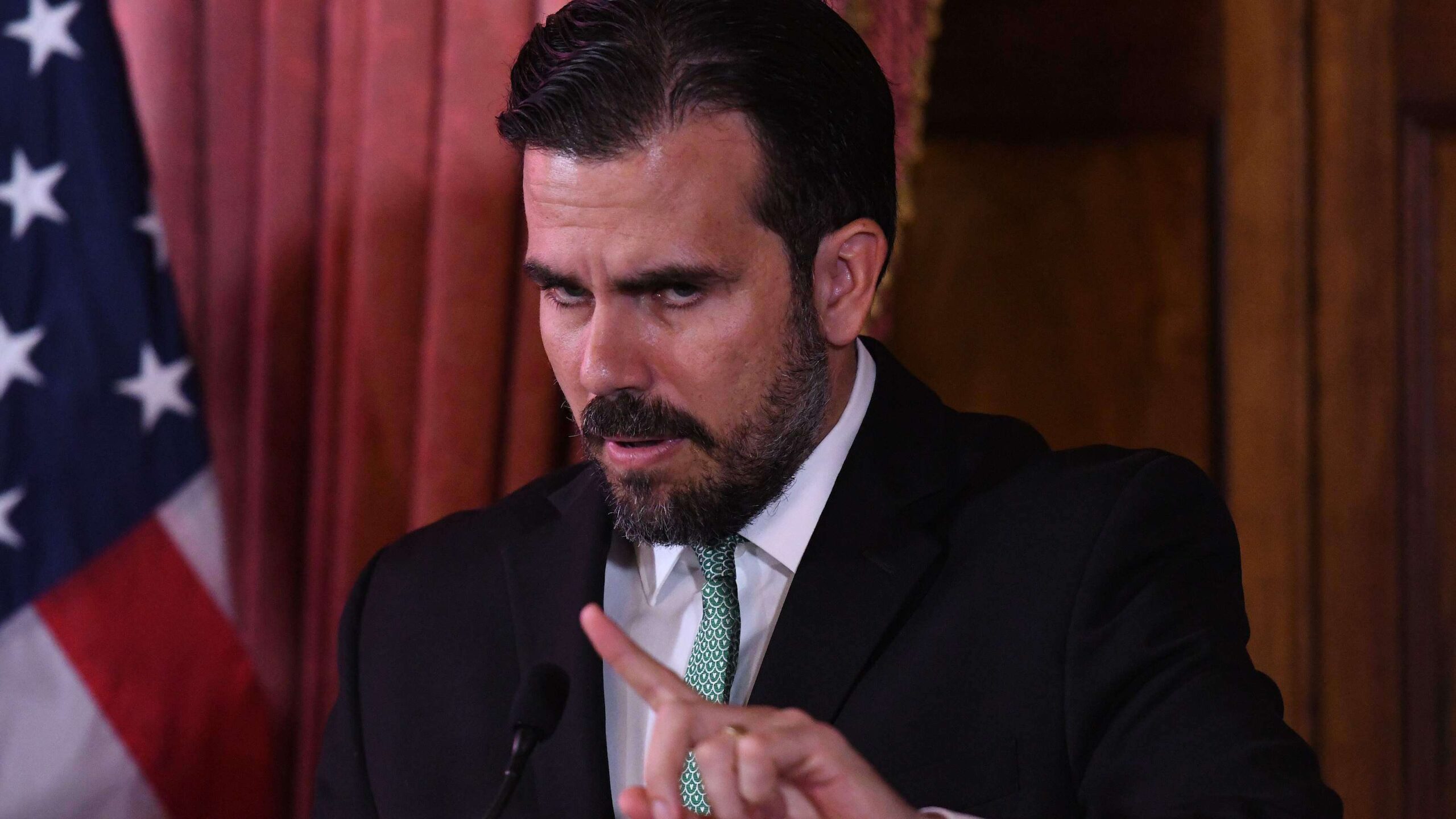 Gobernador renuncia a la reelección y presidencia del PNP, pero no al cargo