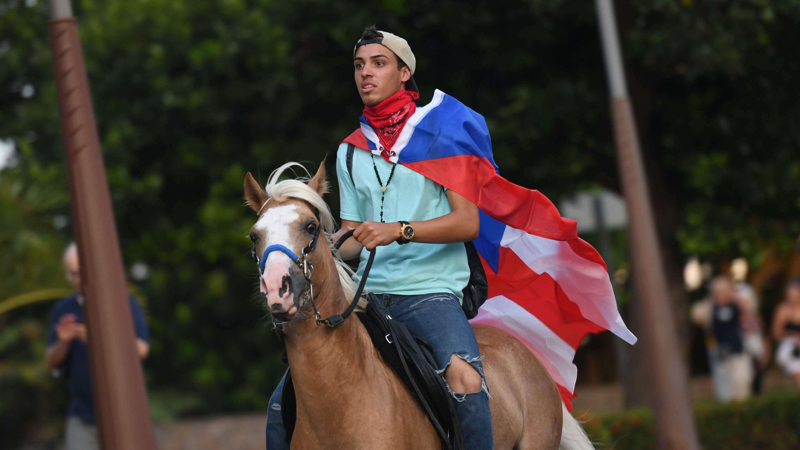 De millennial a millennial: una nueva generación lidera la repulsa a Rossel