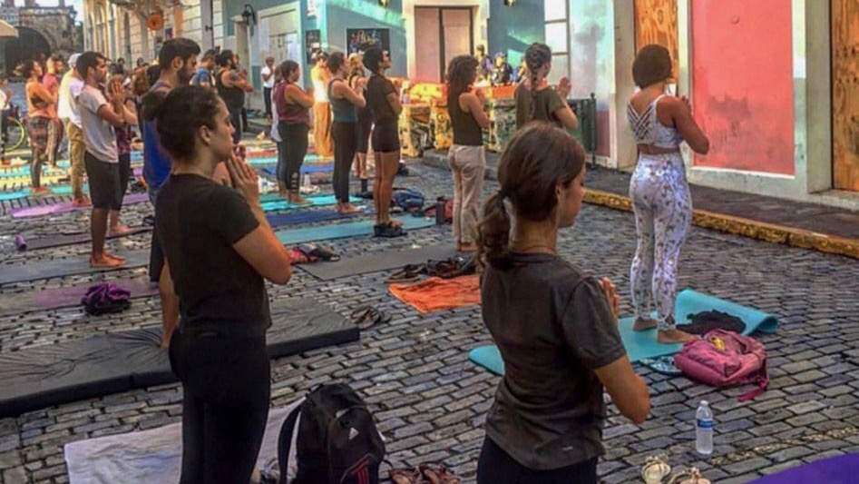 Hasta con Yoga se manifiestan contra Rosselló