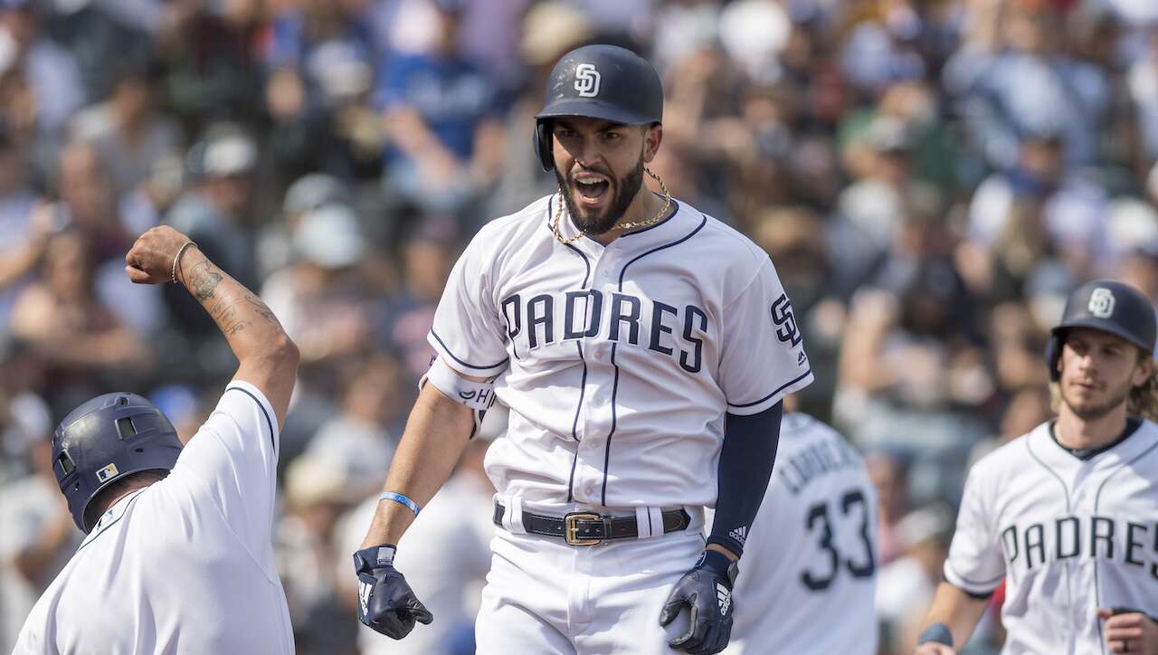 Padres y Dodgers juegan en medio del terremoto