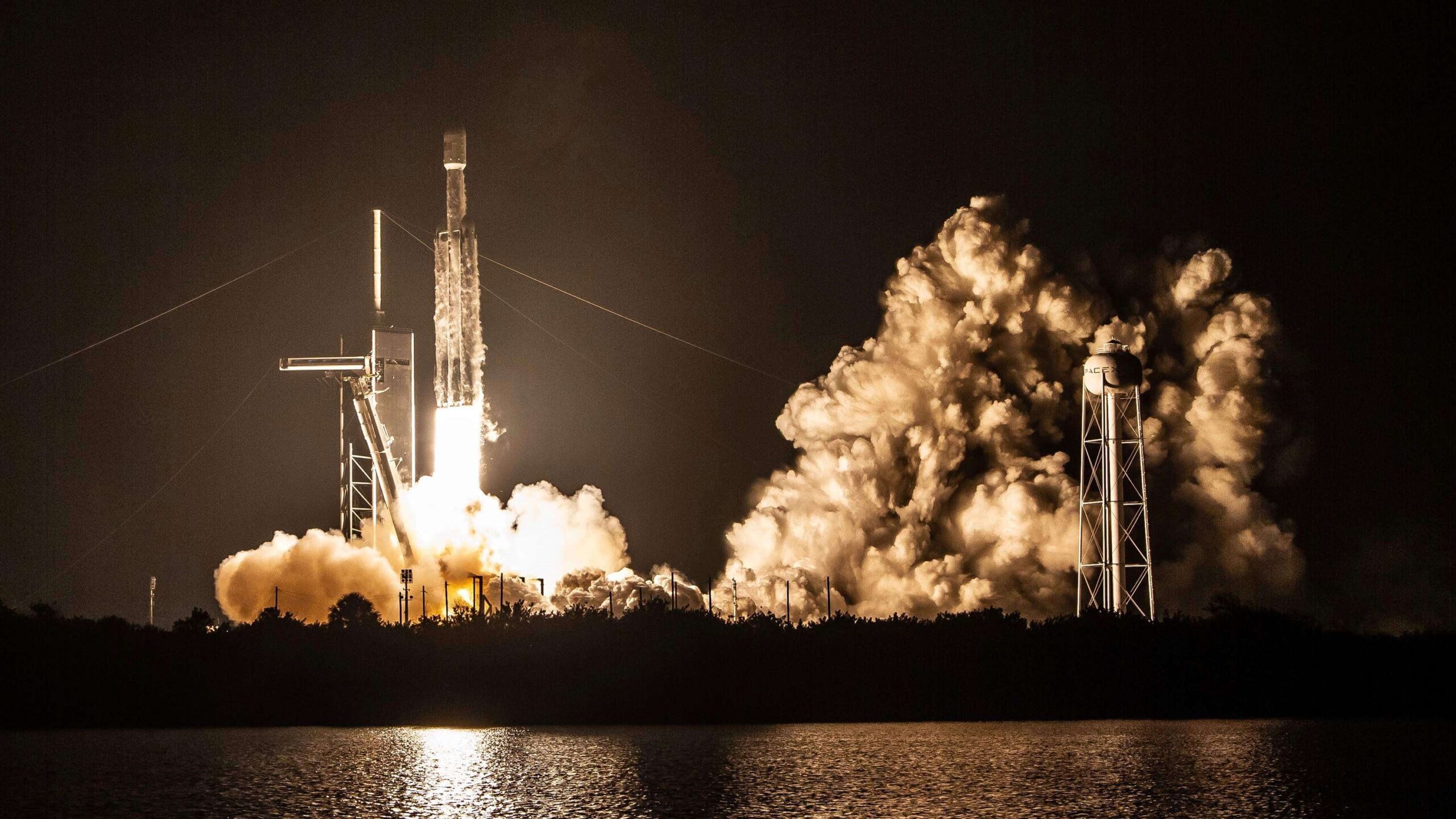 Tercer lanzamiento existoso del Falcon Heavy de SpaceX