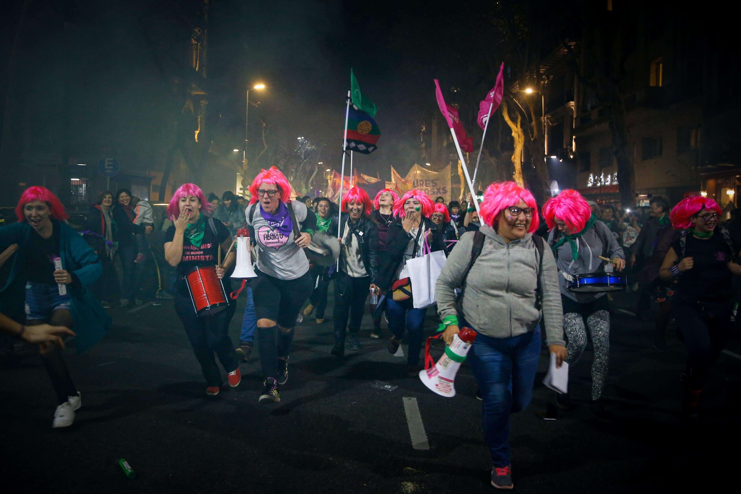 Mueren decenas de mujeres a causa de feminicidios en Argentina