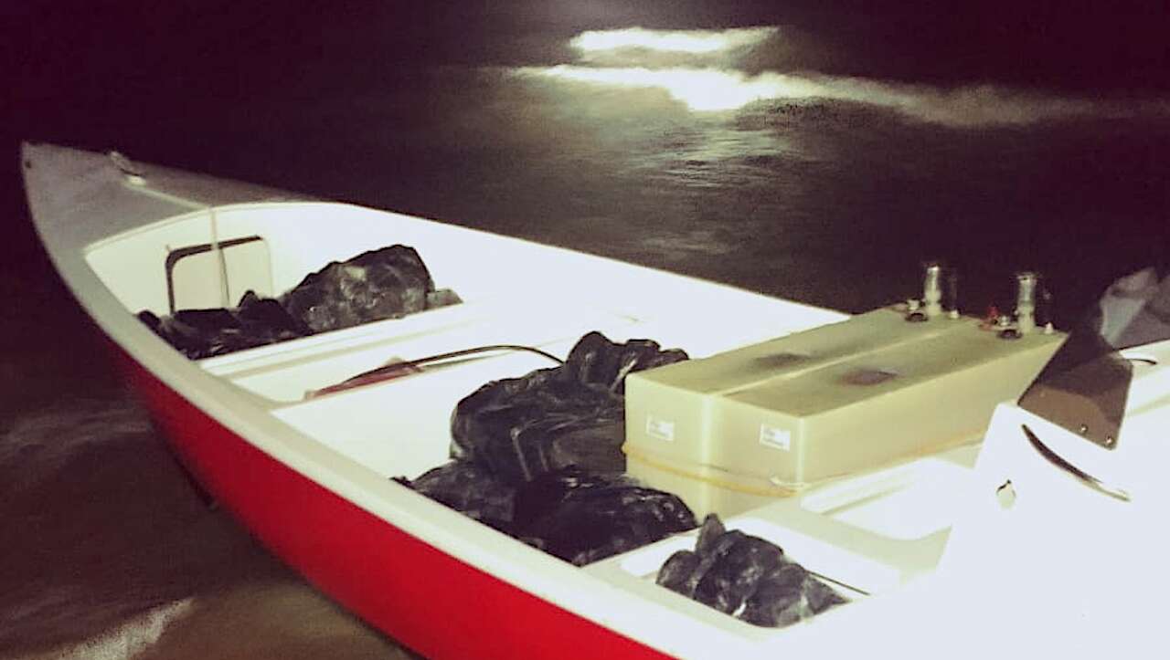 Federales incautan casi 1,500 libras de cocaína en la costa de Humacao