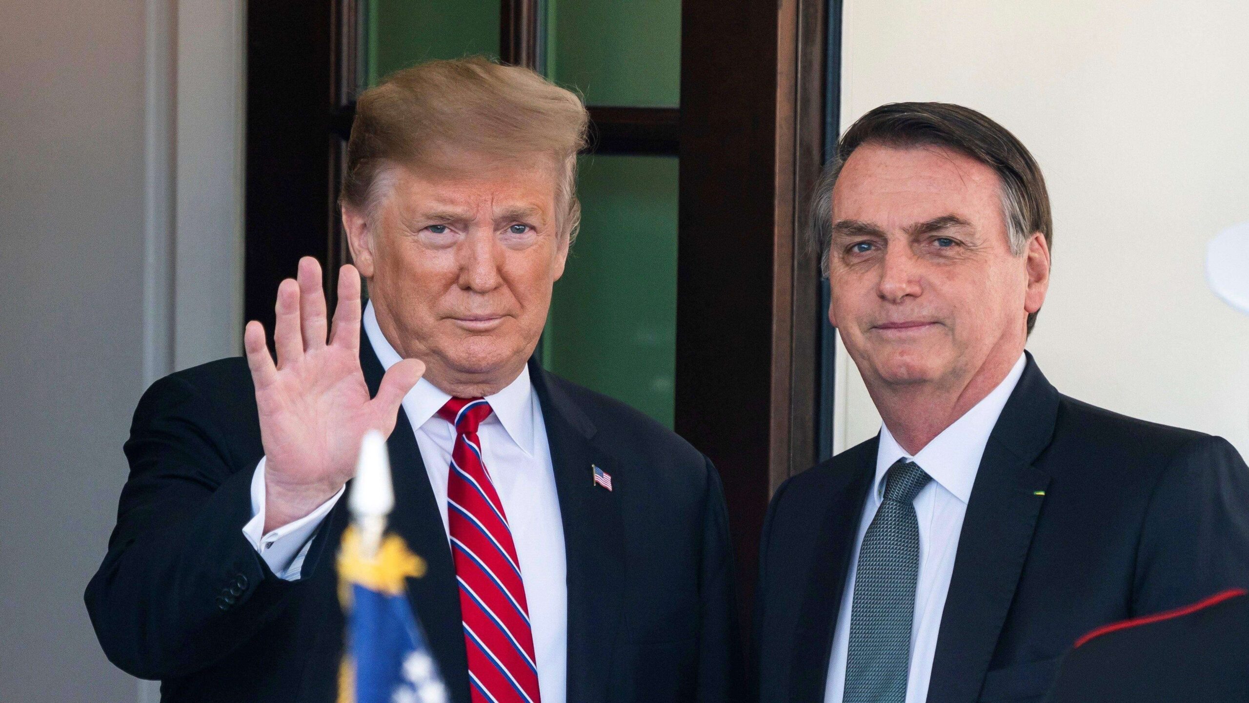 Trump saca la cara por Bolsonaro mientras los fuegos devoran el Amazonas