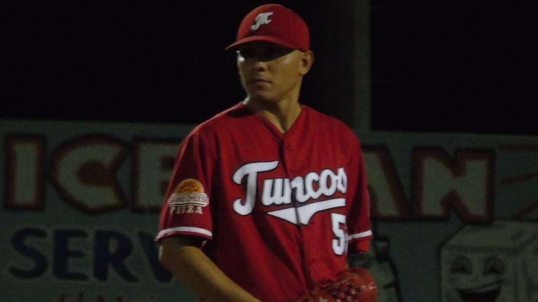 Juncos blanquea a Cayey y se queda solo en el tope