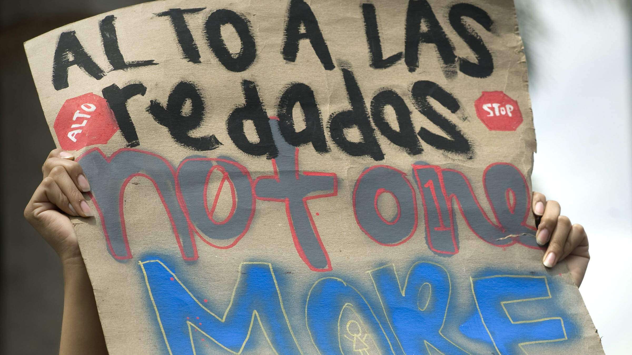 Niños sufren la ausencia de sus padres tras redadas antiinmigrantes