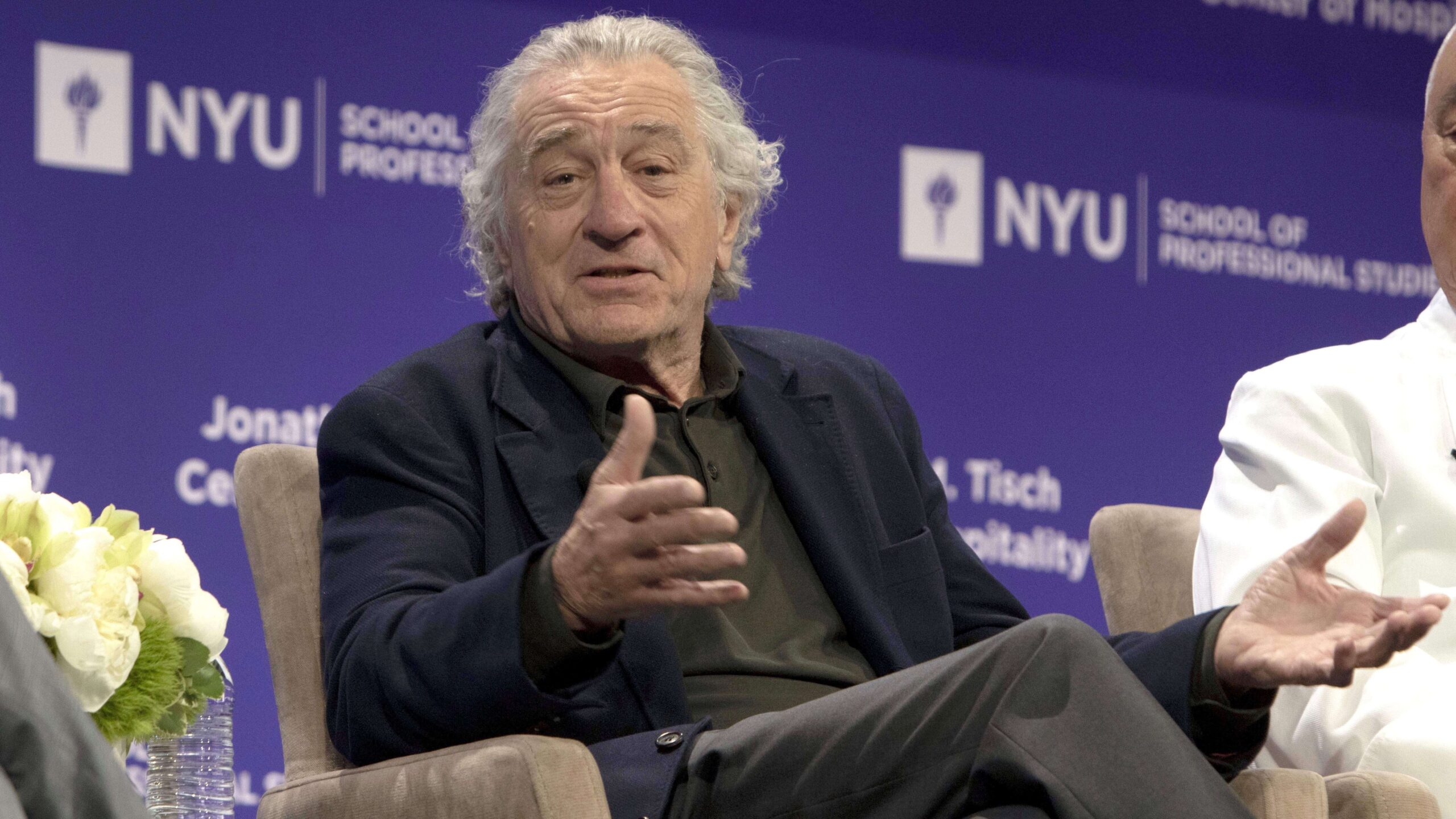 Robert DeNiro demanda a una empleada que veía mucho Netflix