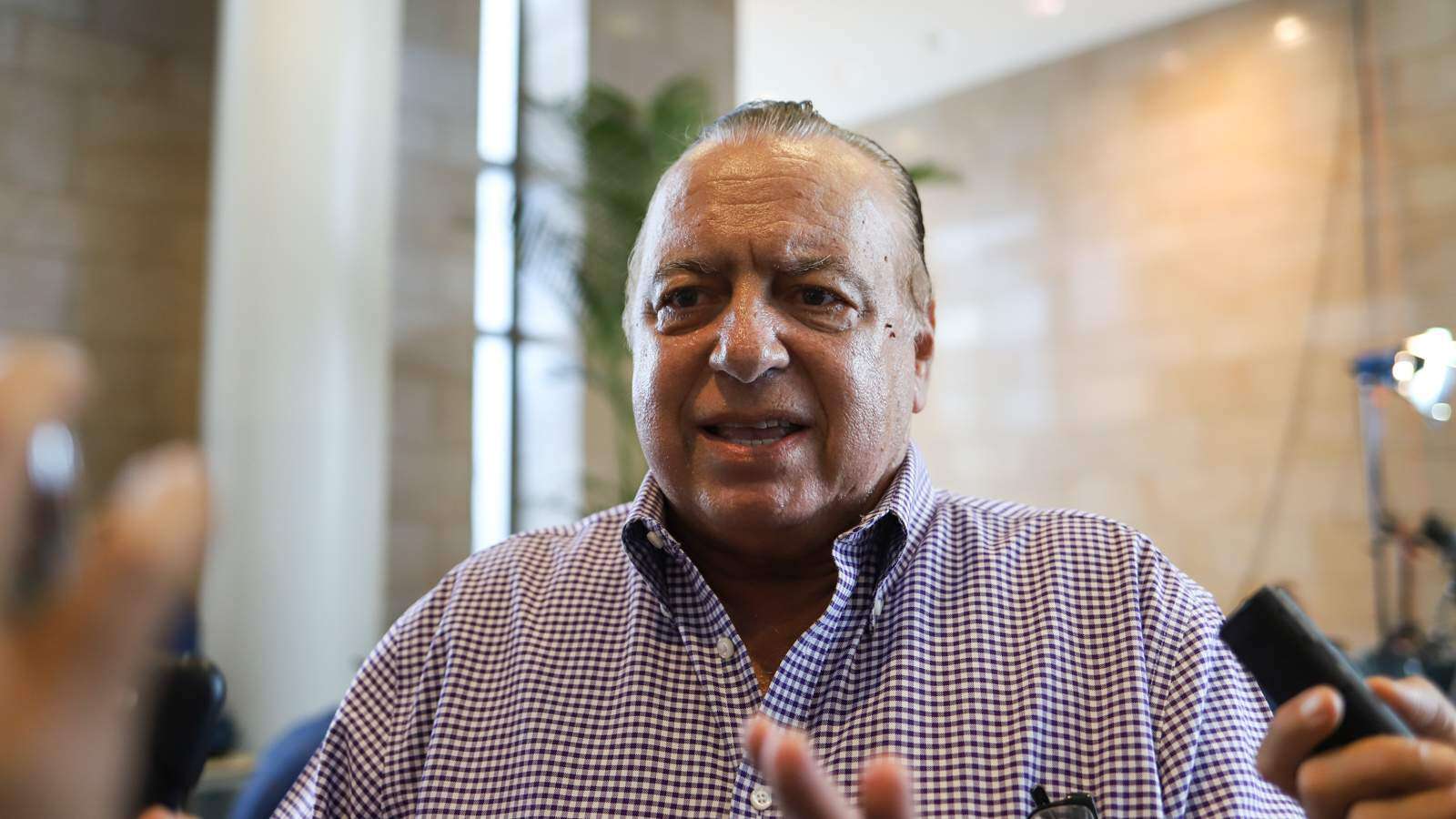 Jorge Raschke le aconseja a Rosselló a retirar su renuncia