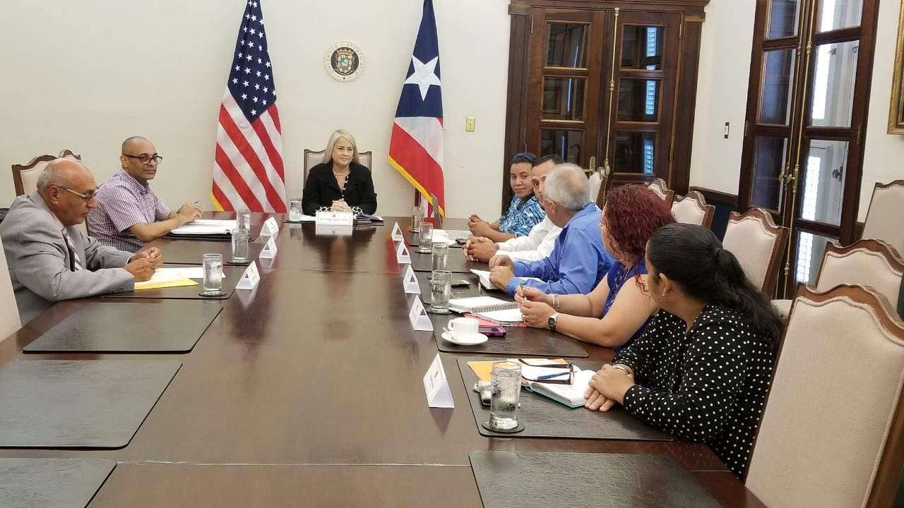 Líderes magisteriales piden ayuda a Vázquez con salarios y retiro