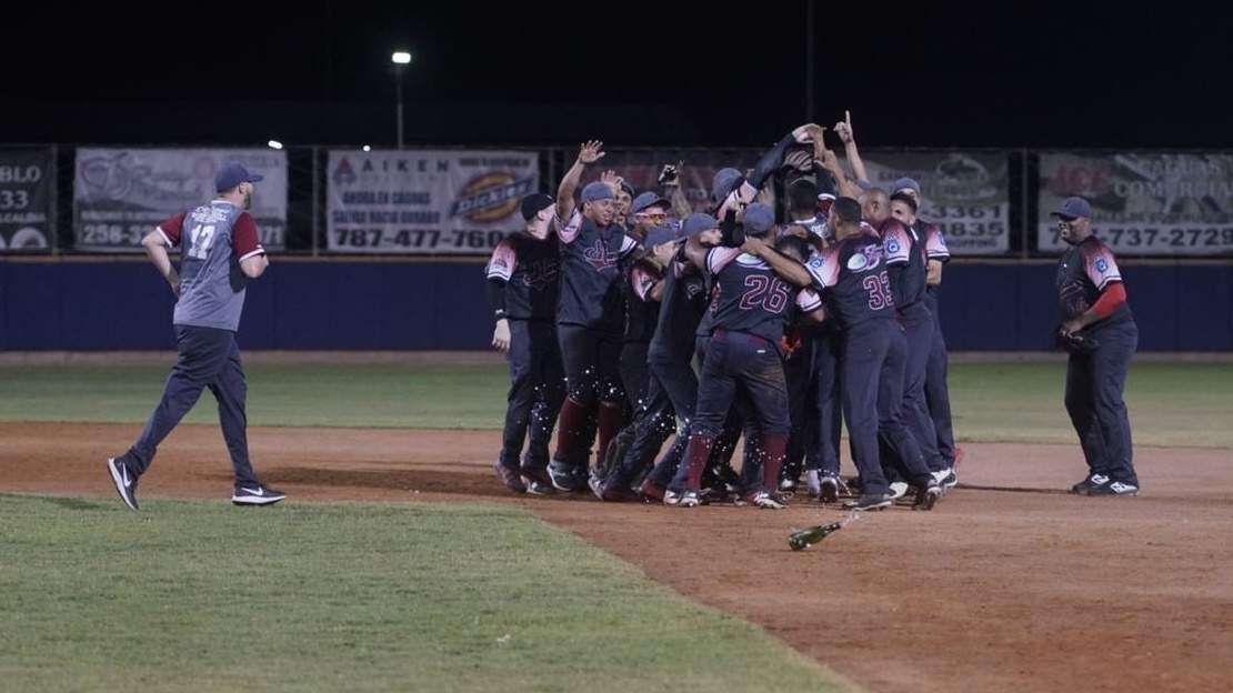 Al frente Mulos, Maceteros y Jueyeros en el Carnaval de Campeones