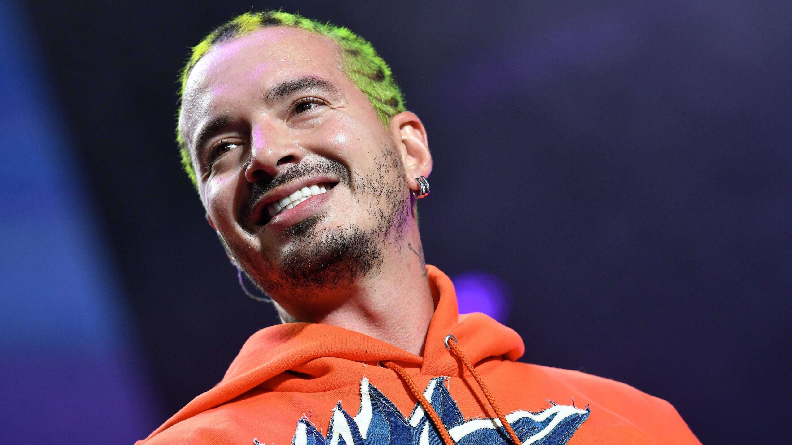 Destella el ‘Arcoíris’ de J Balvin en el ‘Choliseo’