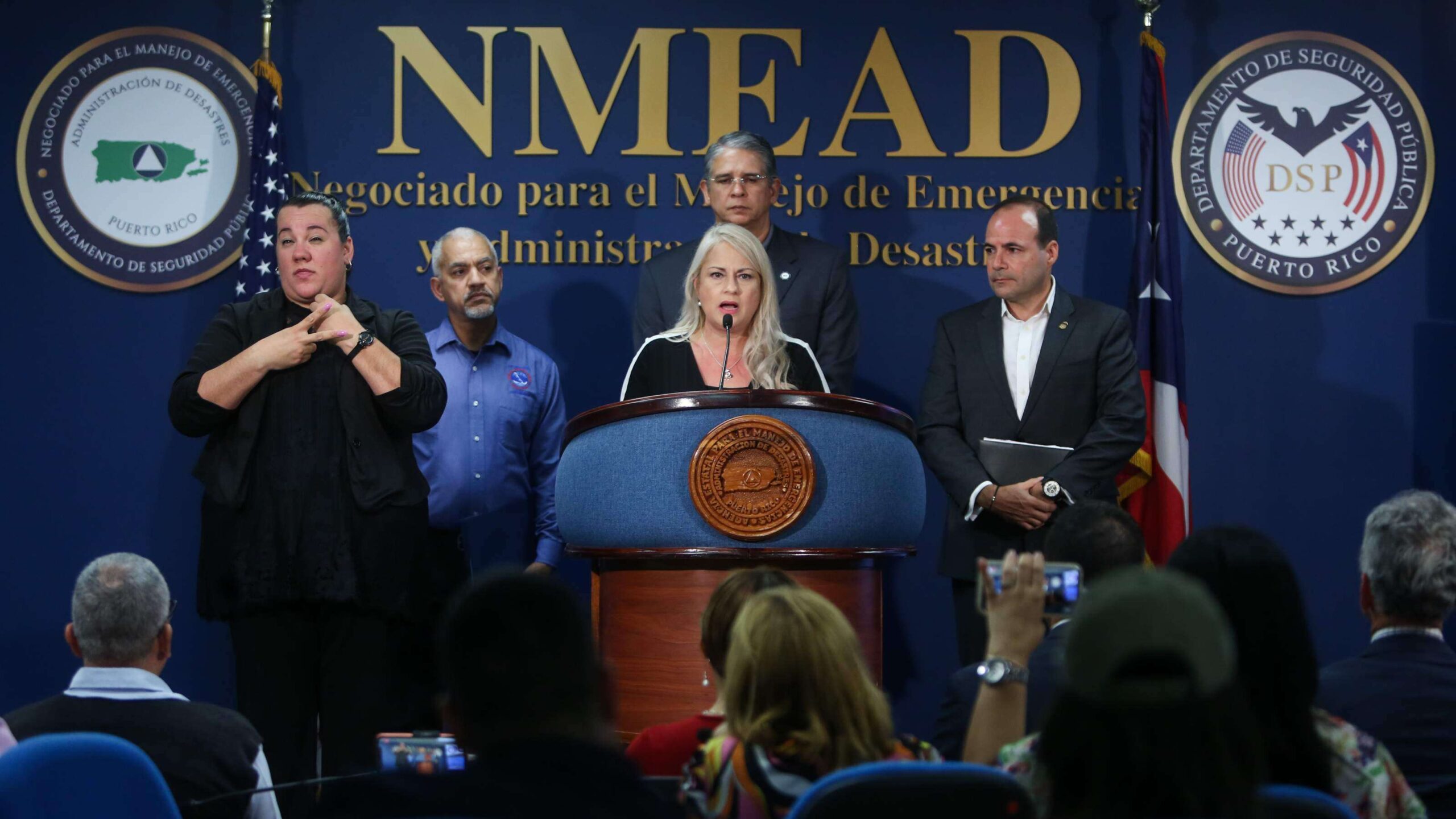 Gobierno adelantará quincena de empleados públicos y acorta clases en escue