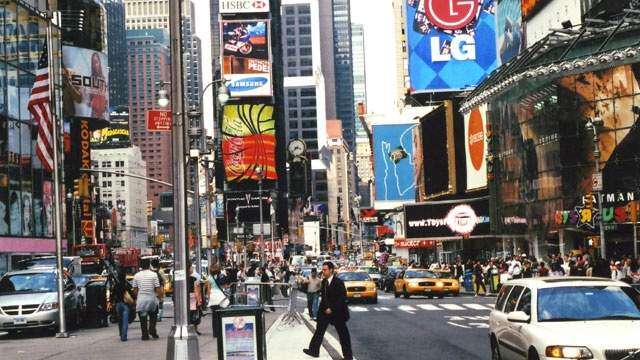 Heridos varios turistas en Nueva York tras confundir ruidos con tiroteo