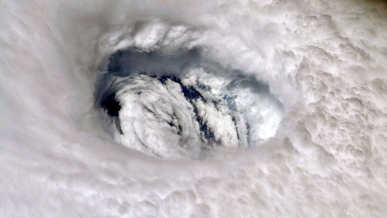 Florida sigue en vilo por la llegada de Dorian