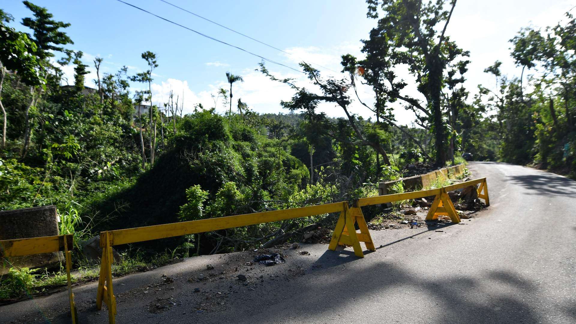 Ni la mitad de los derrumbes resueltos por ‘Abriendo caminos’