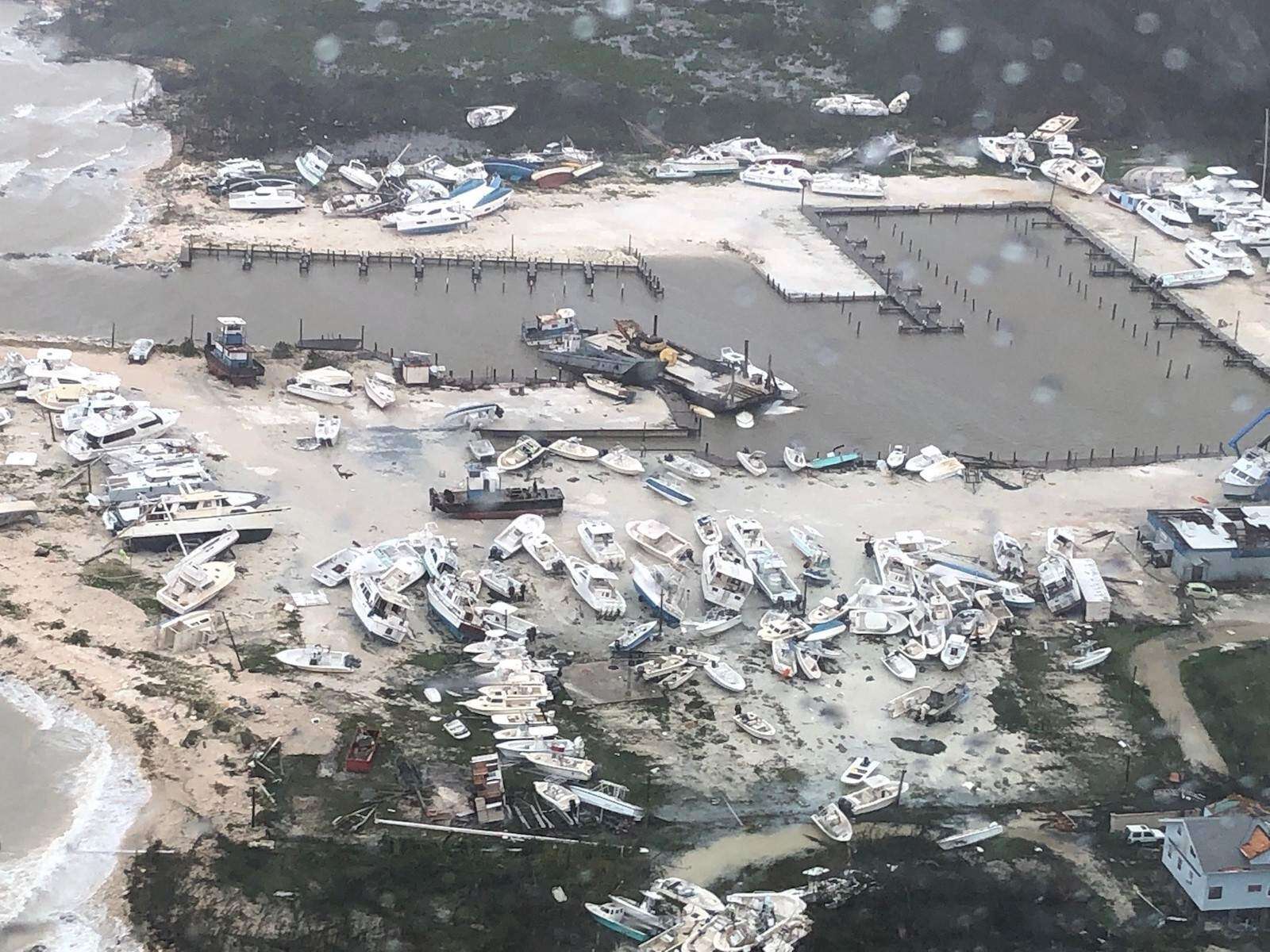Bahamas tras 42 horas de azote de Dorian: ‘Estamos inmersos en una tragedia