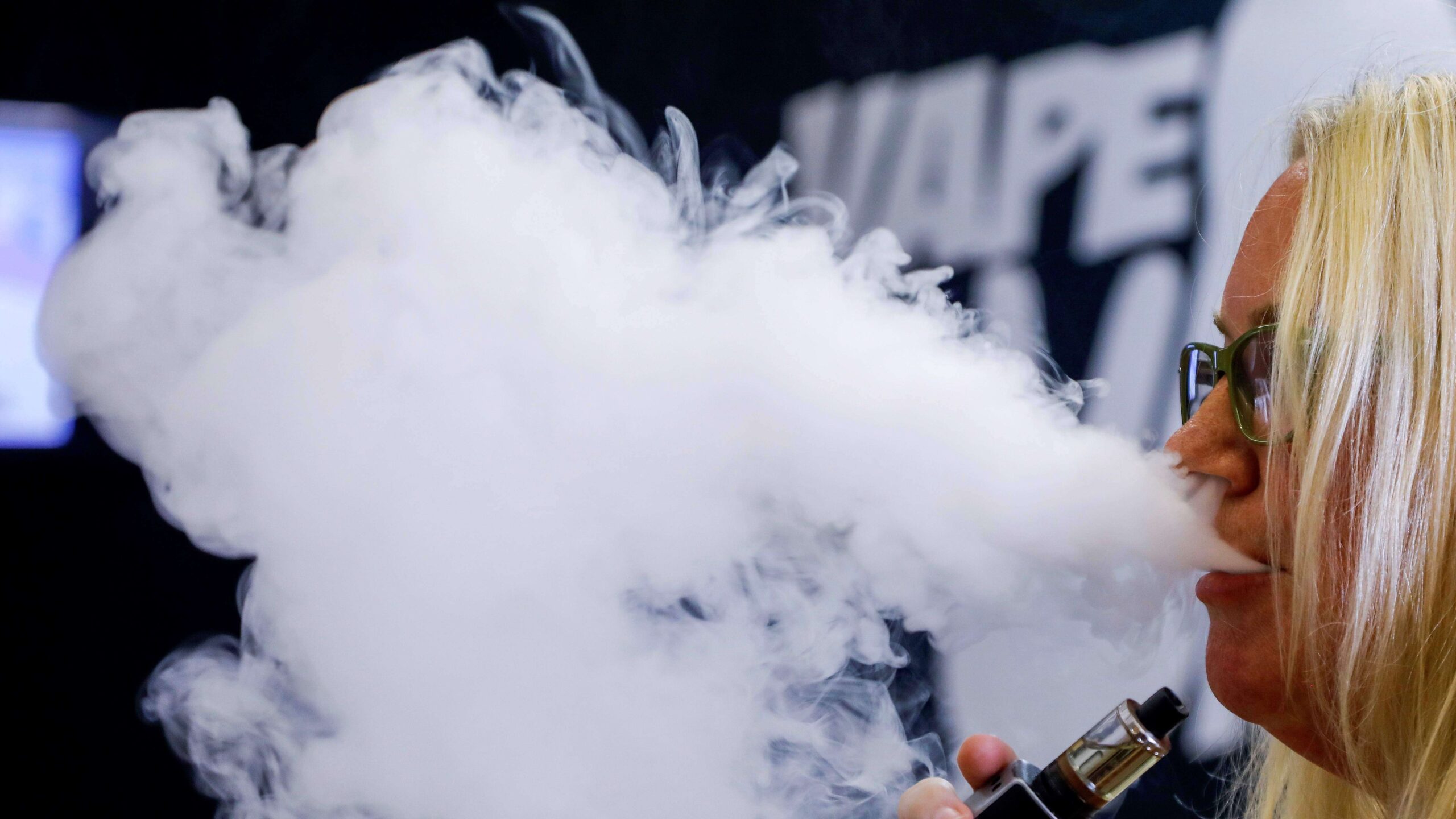 San Juan presenta legislación para limitar ‘vapeo’ en los jóvenes