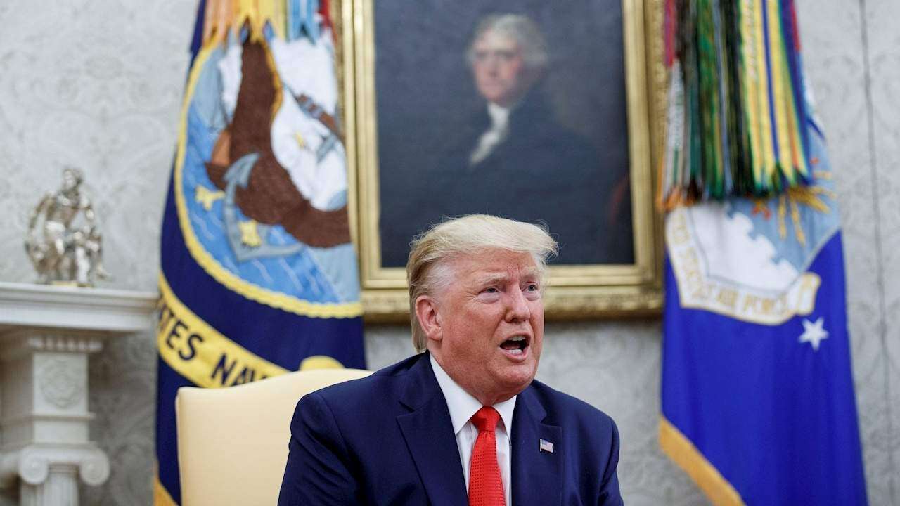 Trump propone prohibir los cigarrillos electrónicos