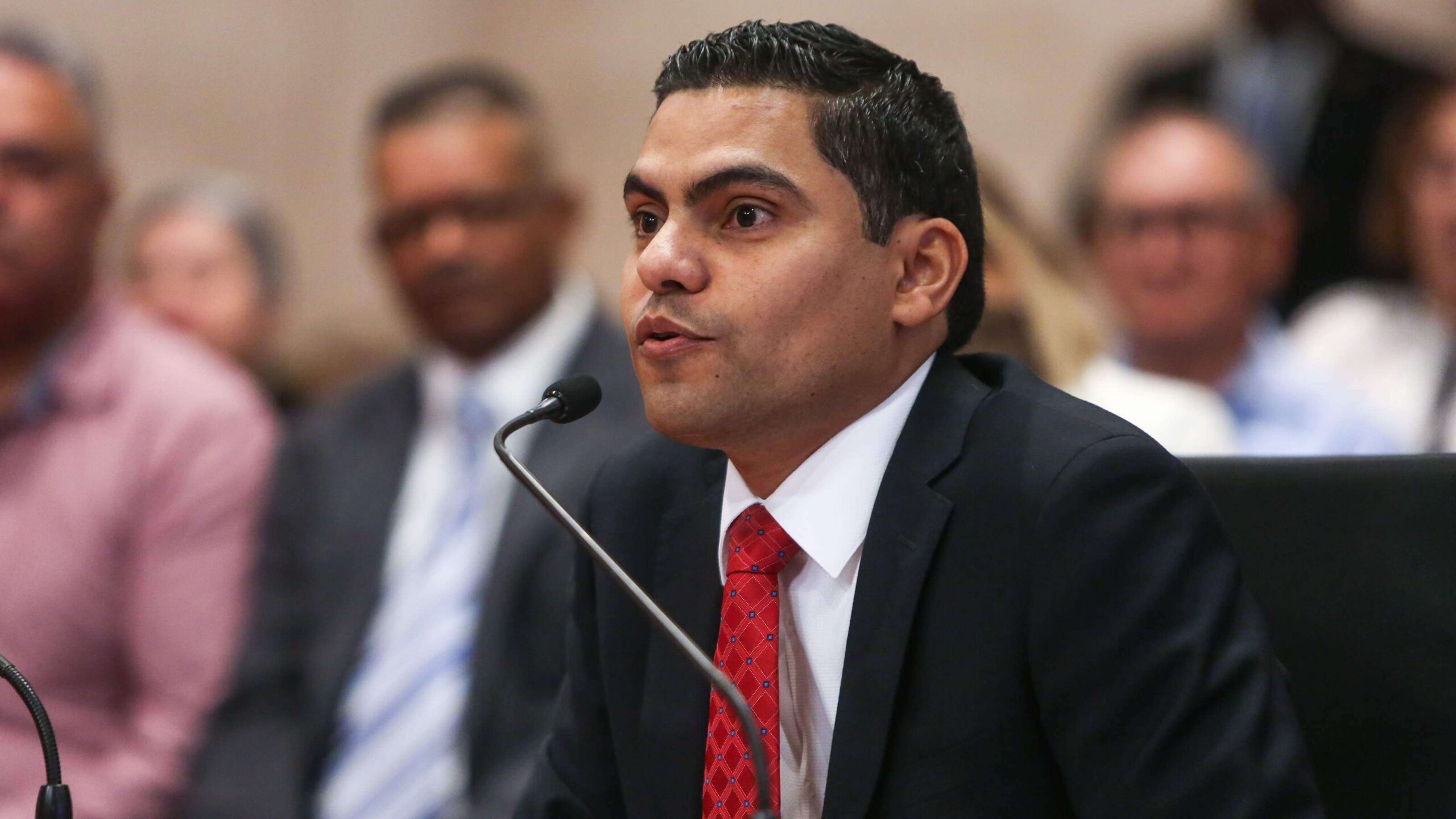 Senado confirma a nuevo director de Ética