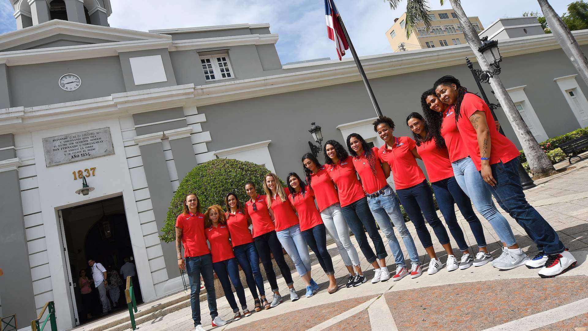 Selección femenina de baloncesto inicia carrera para Tokio