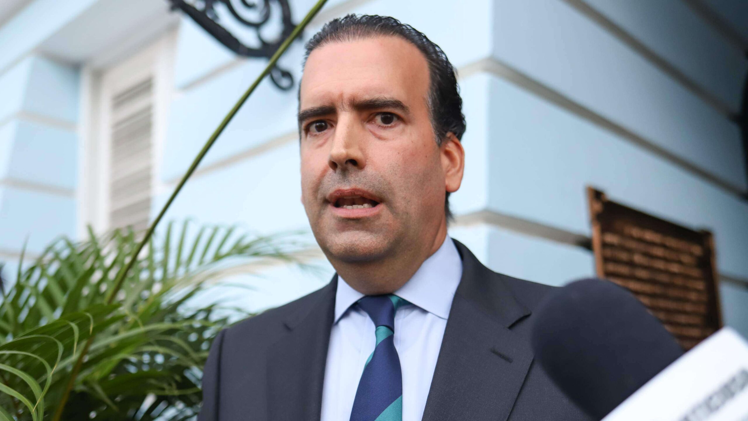 Se suman dos aseguradoras a acuerdo de reestructuración de AEE