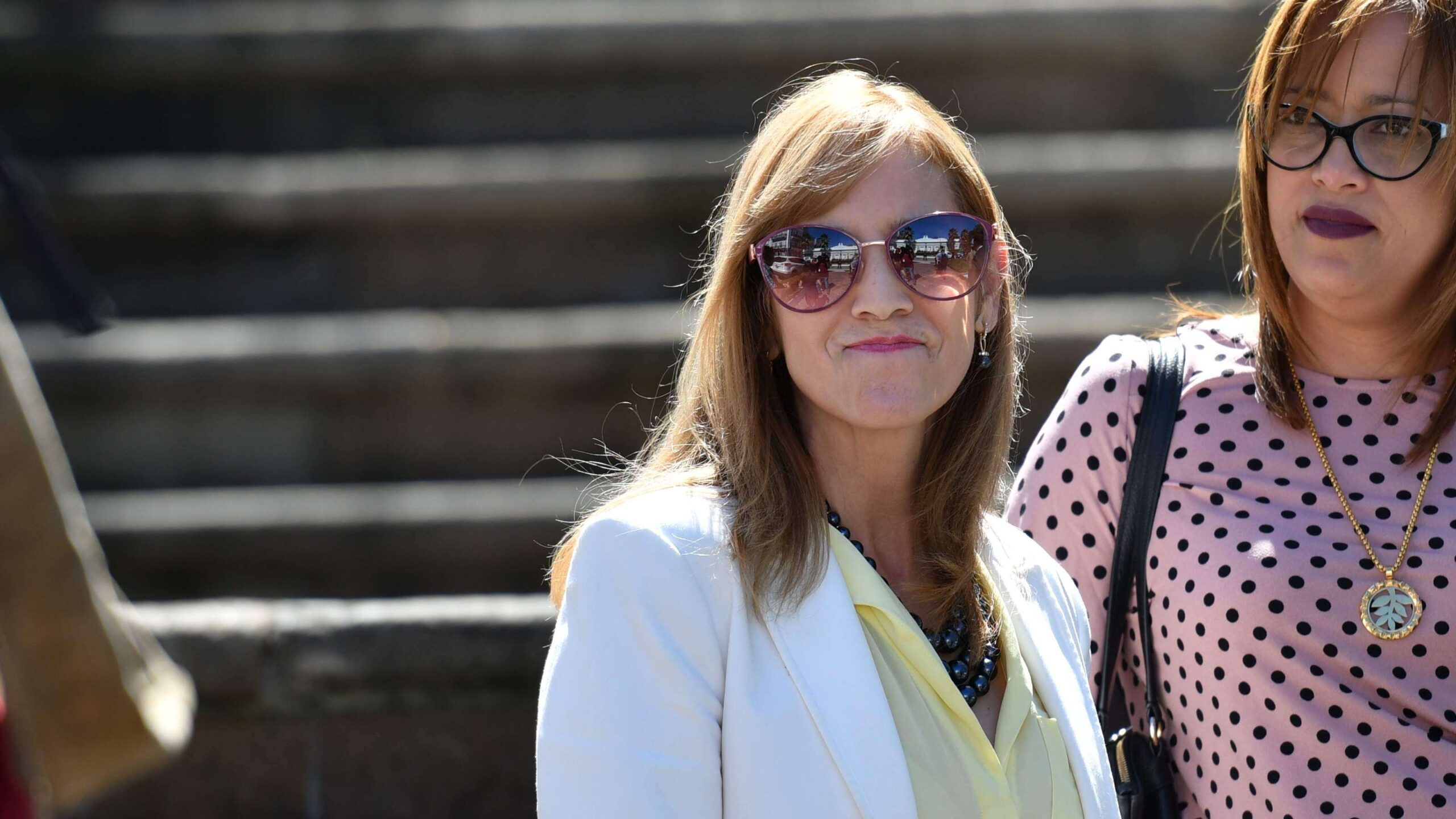 Excomisionada de Ciencias Forense culpa a representante por su salida