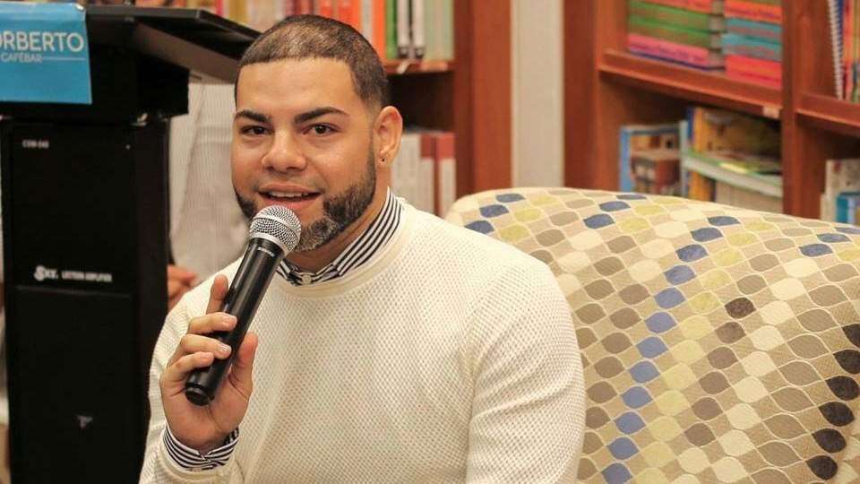 Proyecto literario lleva las obras de escritores boricuas al ciberespacio