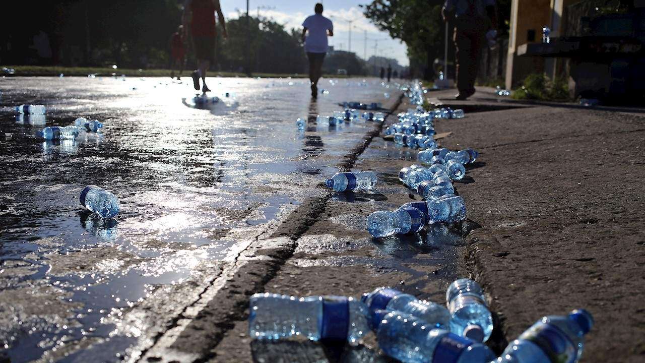 Atletas jóvenes deben hidratarse mejor