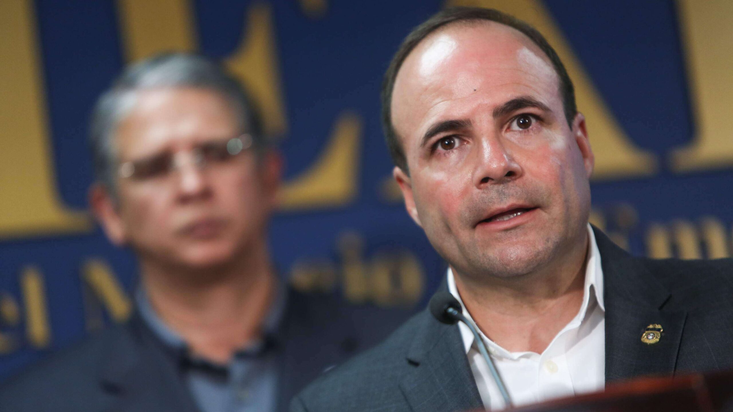 Algunos carjackings reportados han sido falsos, revela Elmer Román