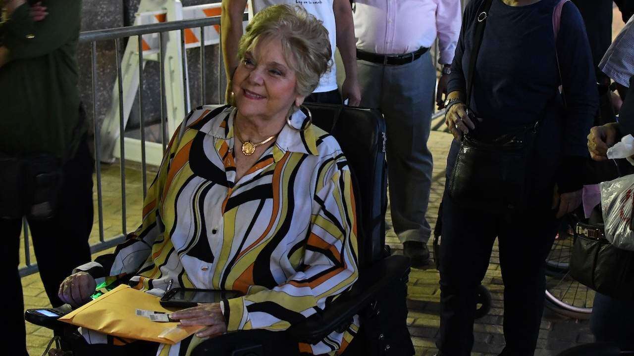 Sandra Zaiter transportada a Centro Médico tras accidente