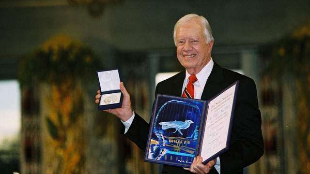 Expresidente Carter sufre fractura de cadera