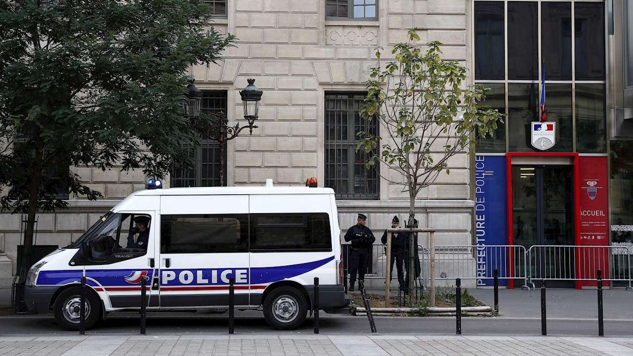 Ataque contra policías en París deja cuatro muertos