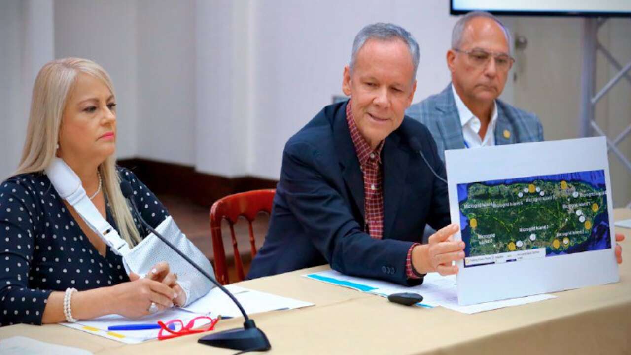 Discuten plan para la AEE entre fluctuaciones de voltaje en la Fortaleza