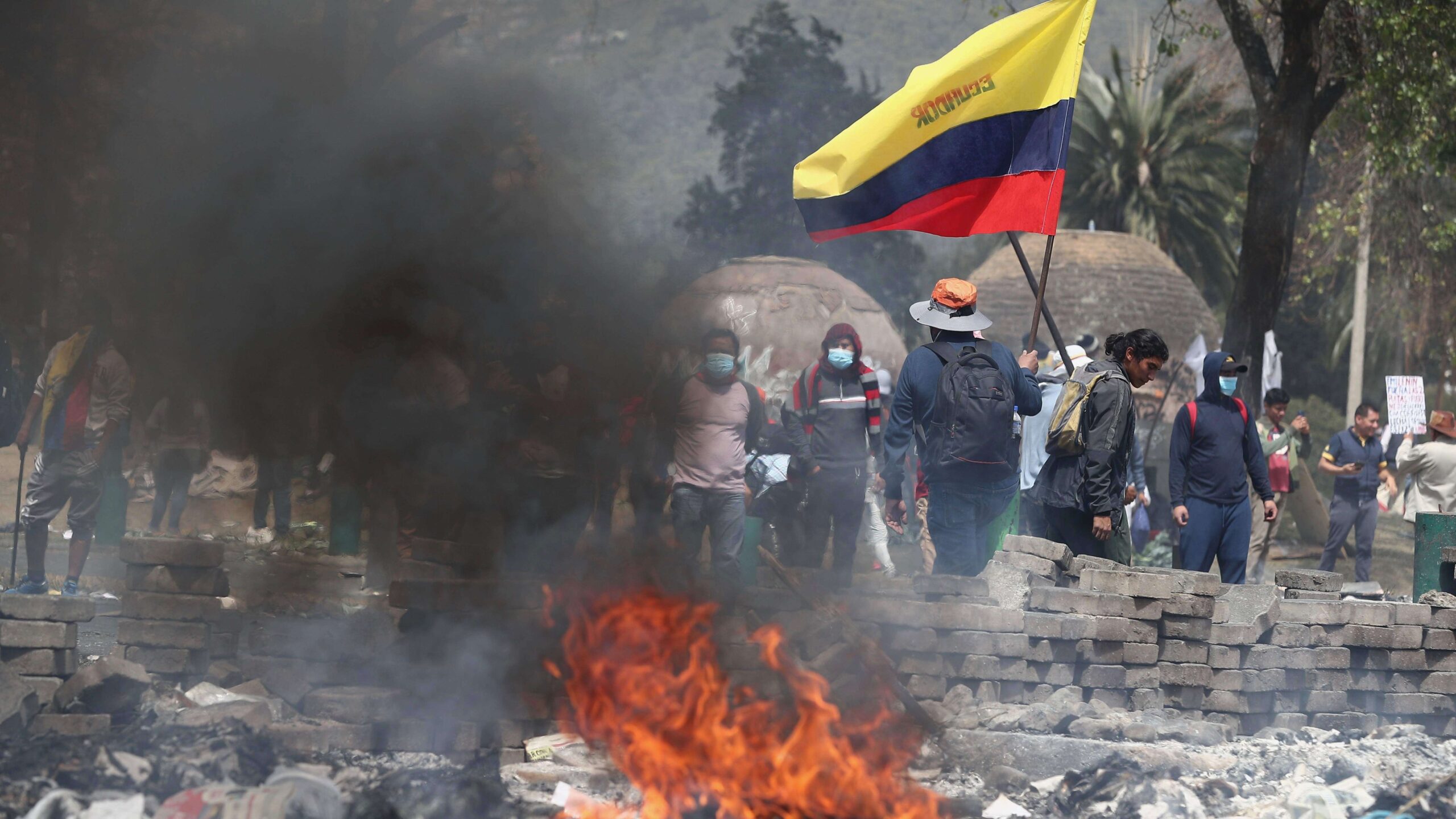 Protesta por la paz en Quito culmina con una ciudad destruida