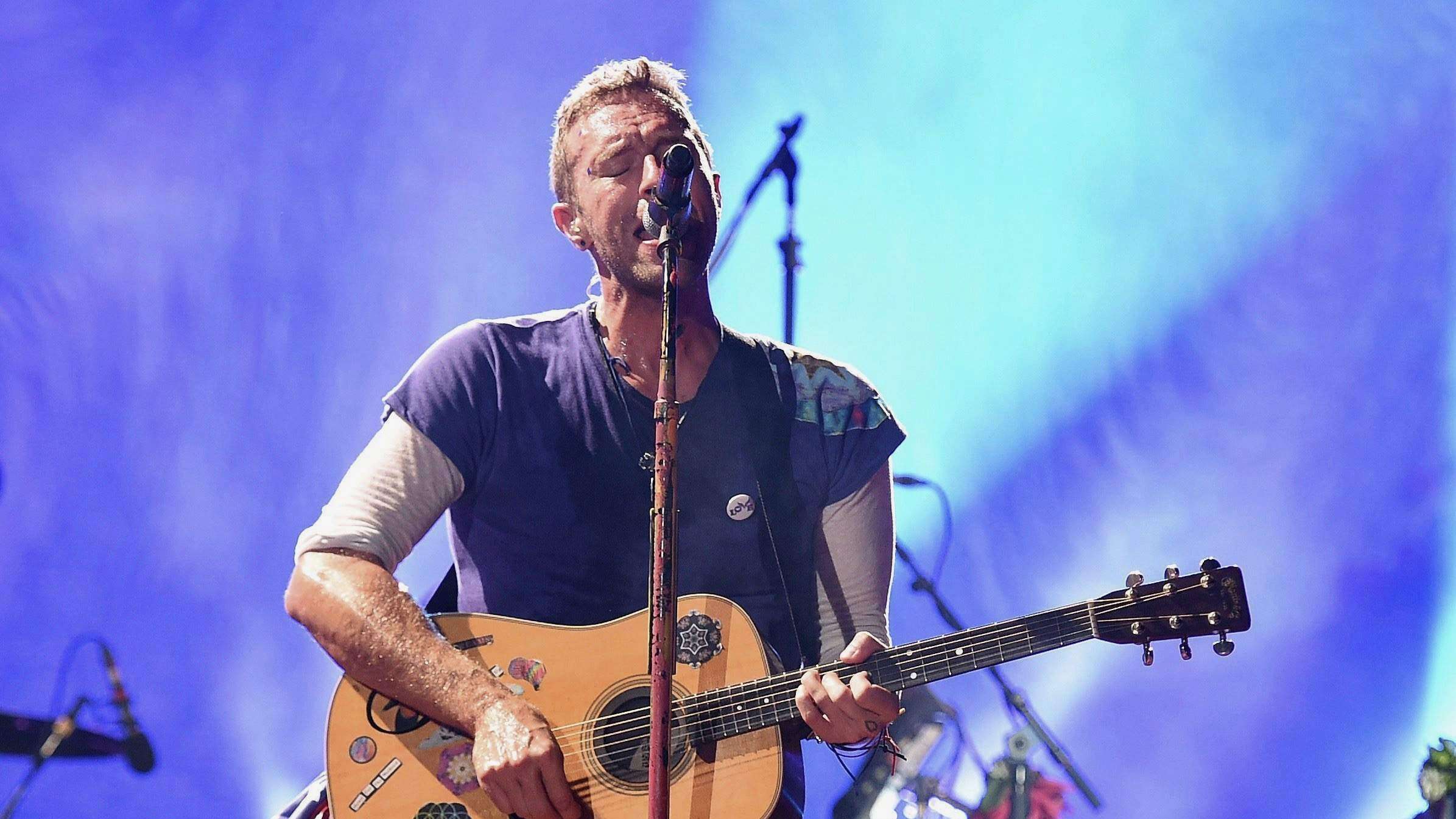 Coldplay anuncia por correo postal su nueva producción musical