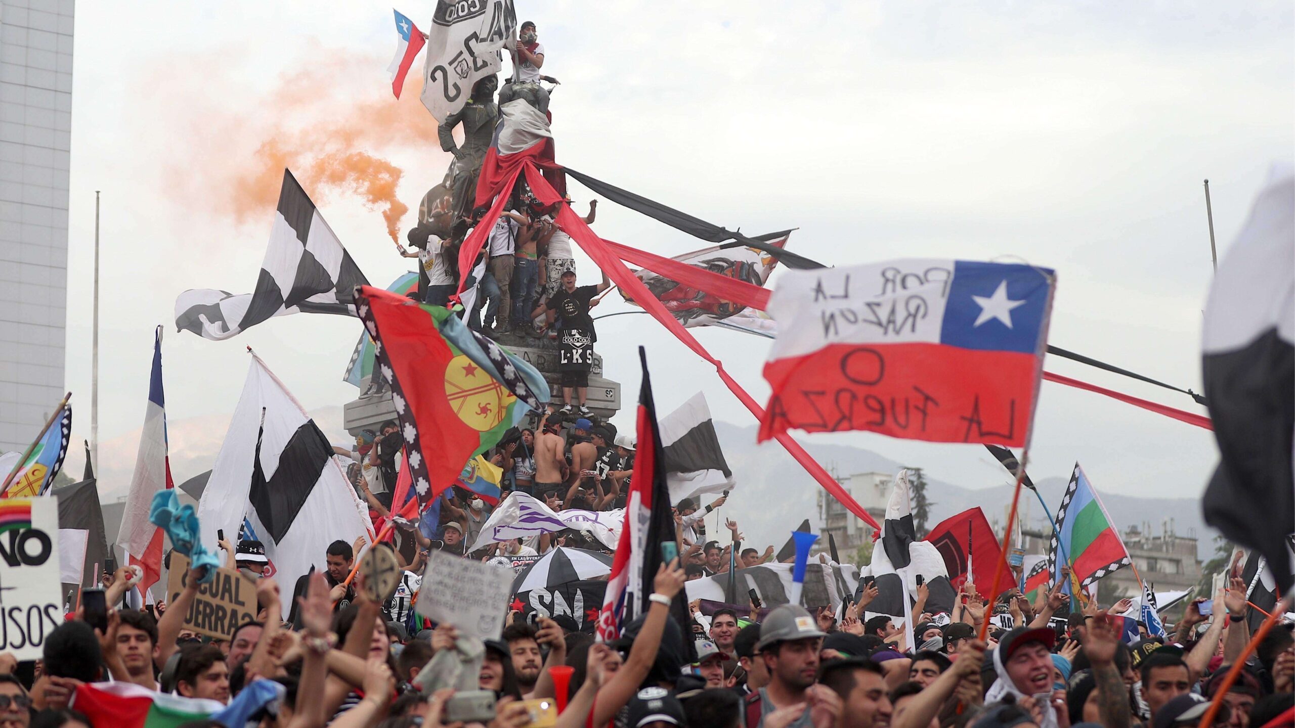 Sin líder y autoconvocada la ola de protestas en Chile
