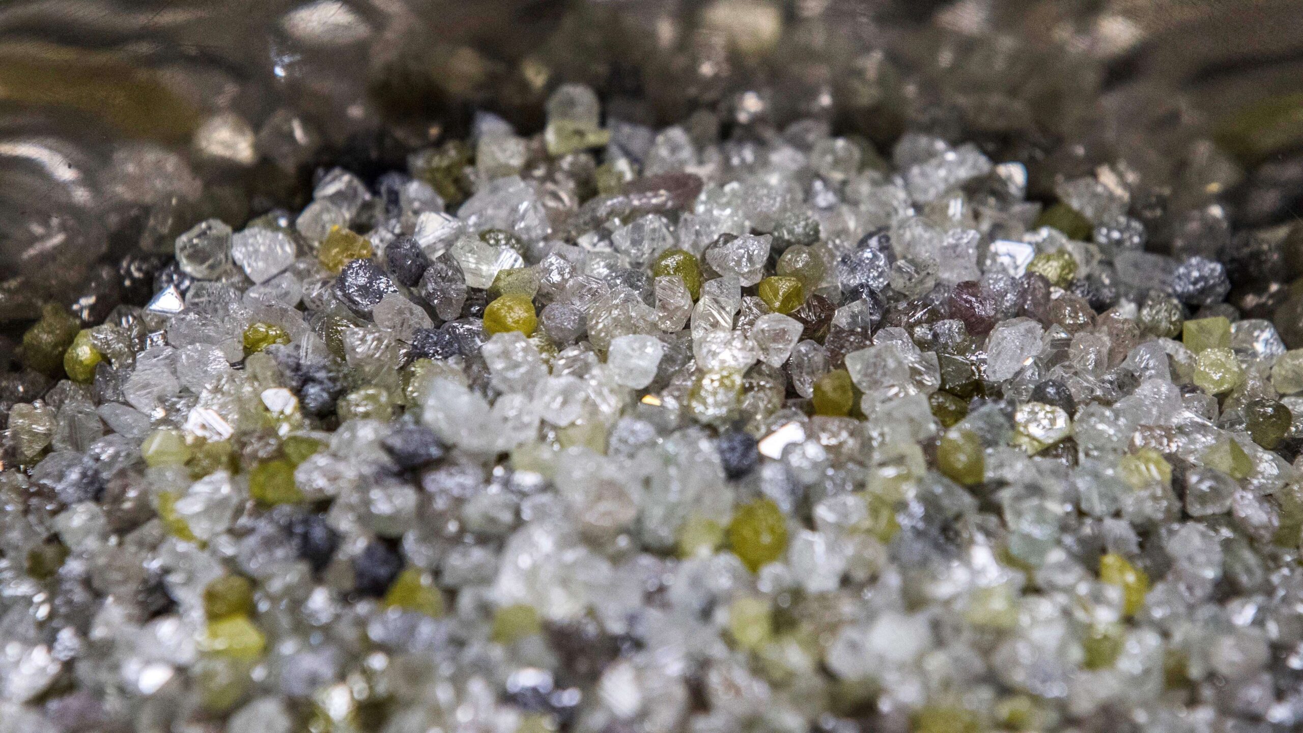 Diamantes podrían tener claves del origen de la vida