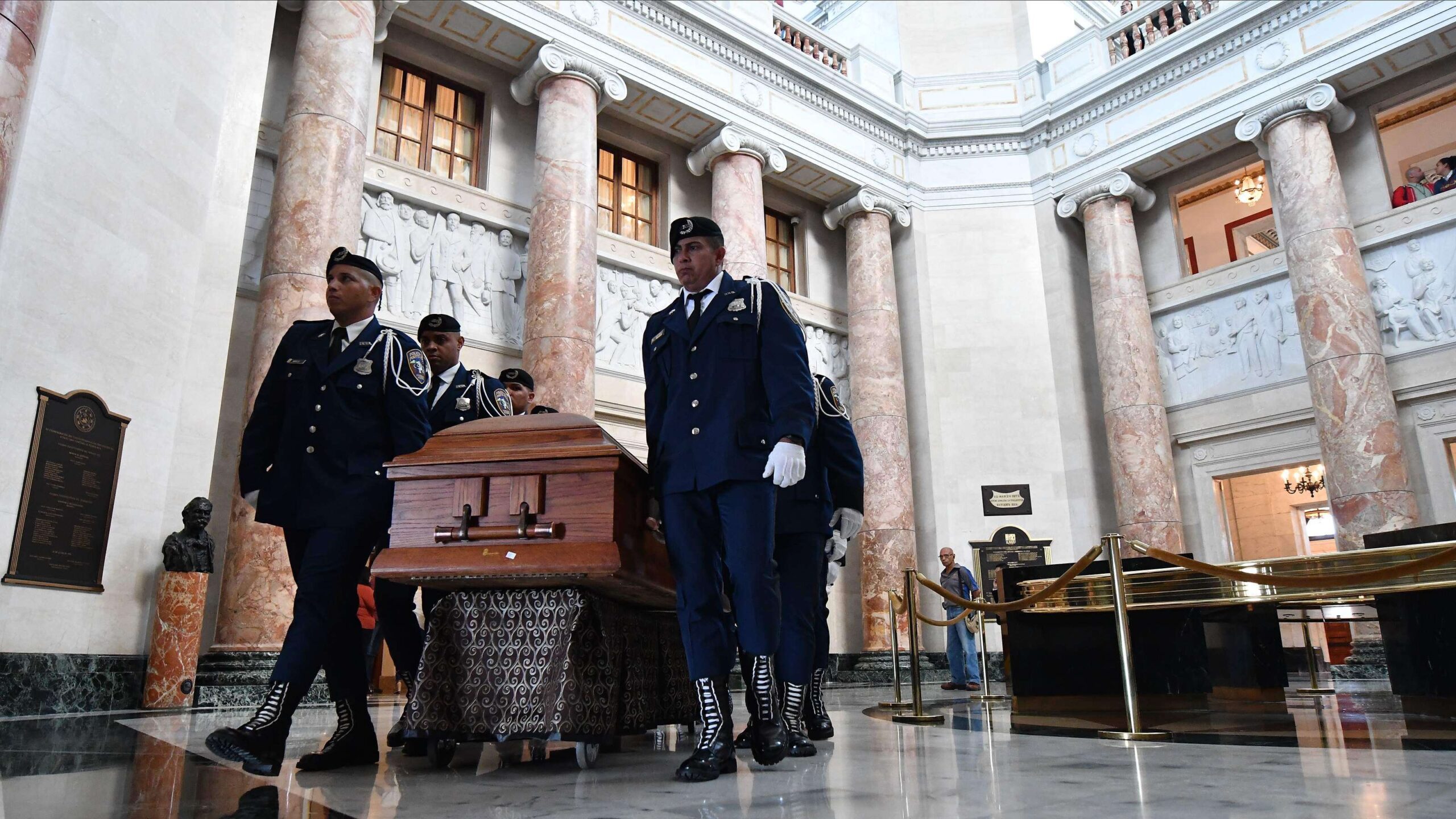 Dan último adiós a Nicolás Nogueras en el Senado