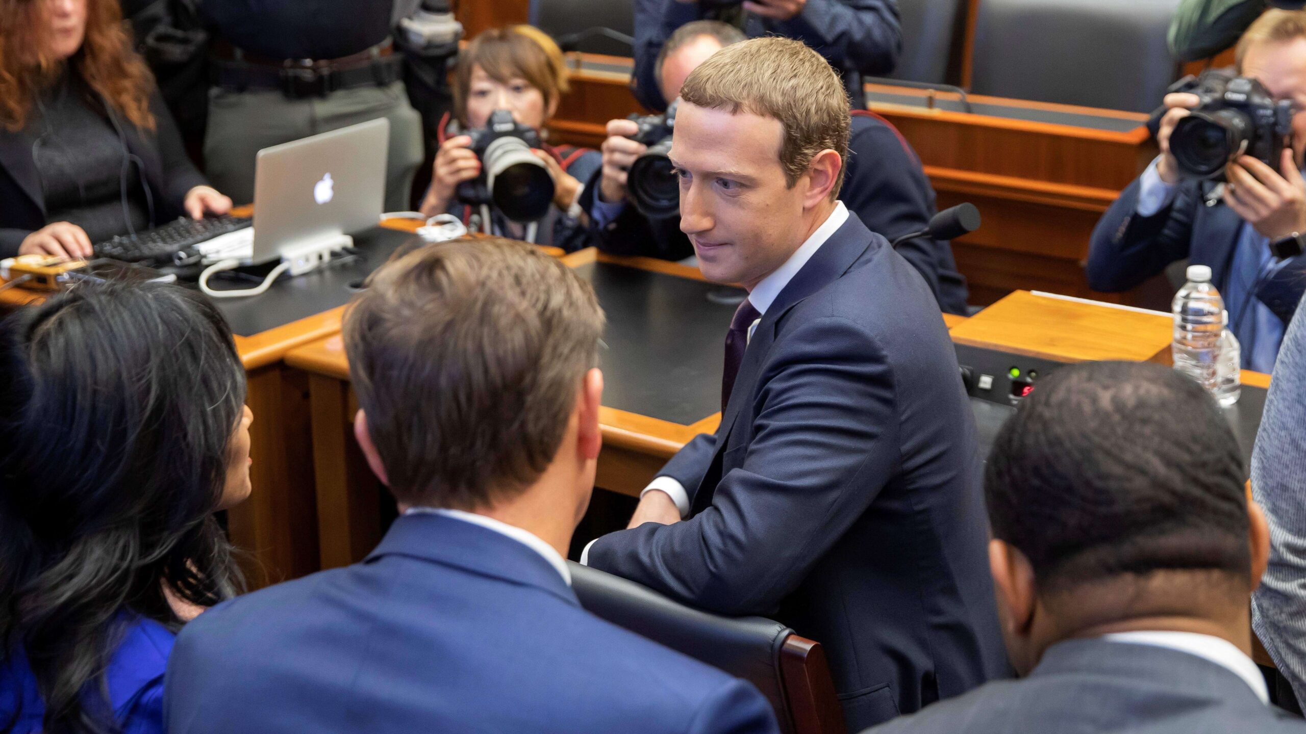 Zuckerberg apela al patriotismo para defender su criptomoneda en el Congres