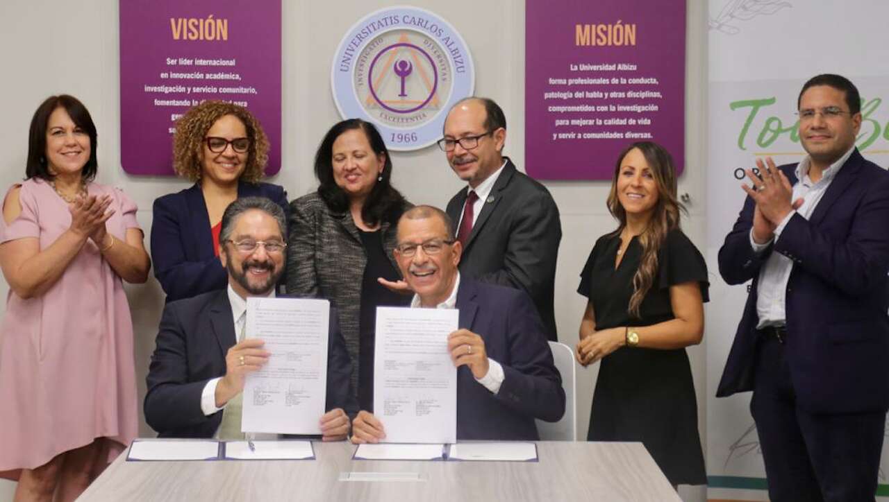 Toa Baja refuerza servicios de salud de la mano de la UCA