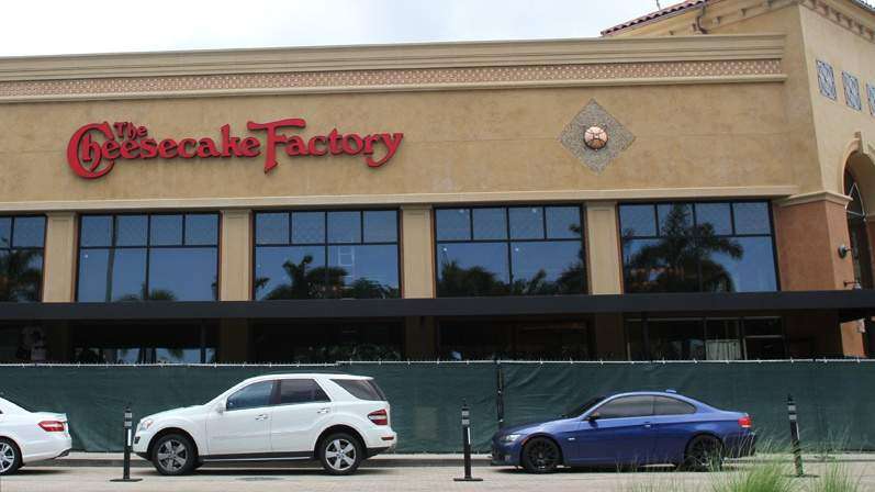 Cheesecake Factory ya puede vender alcohol