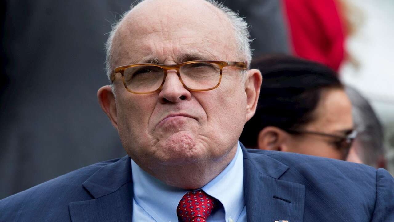Arrestan a socios de Giuliani vinculados al caso de presiones a Ucrania