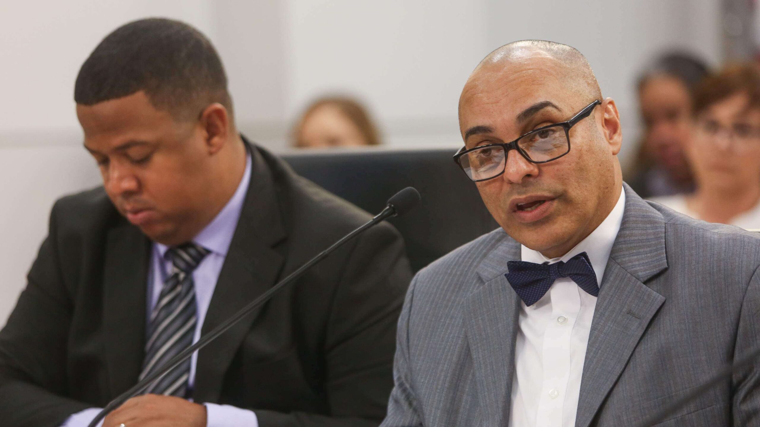 Ahorros por cierre de escuelas debieron pasar a Educación Especial