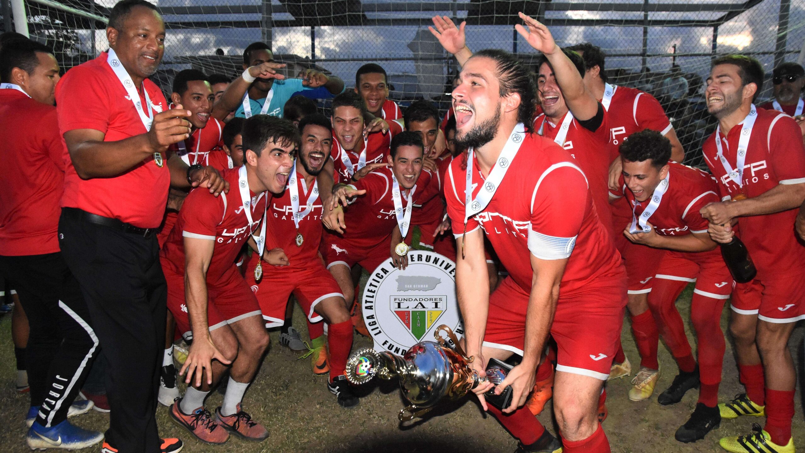 Gallitos de la UPR recuperan título del fútbol LAI