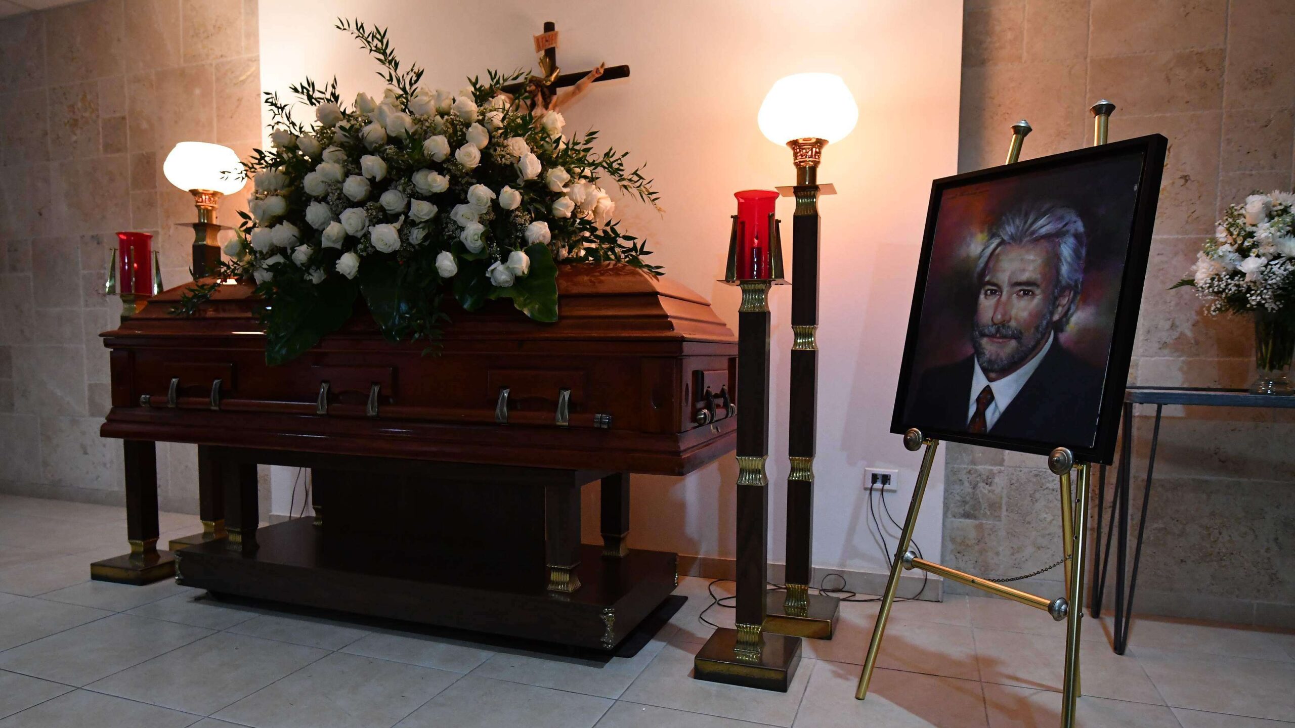 Dan el último adiós al exsecretario de Salud, Johnny Rullán