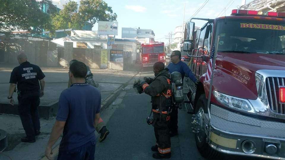 Se incendian vehículos al lado de estación de gasolina