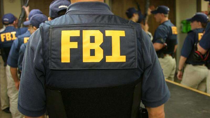 Despojan agente del FBI de su arma y sus credenciales en Ocean Park