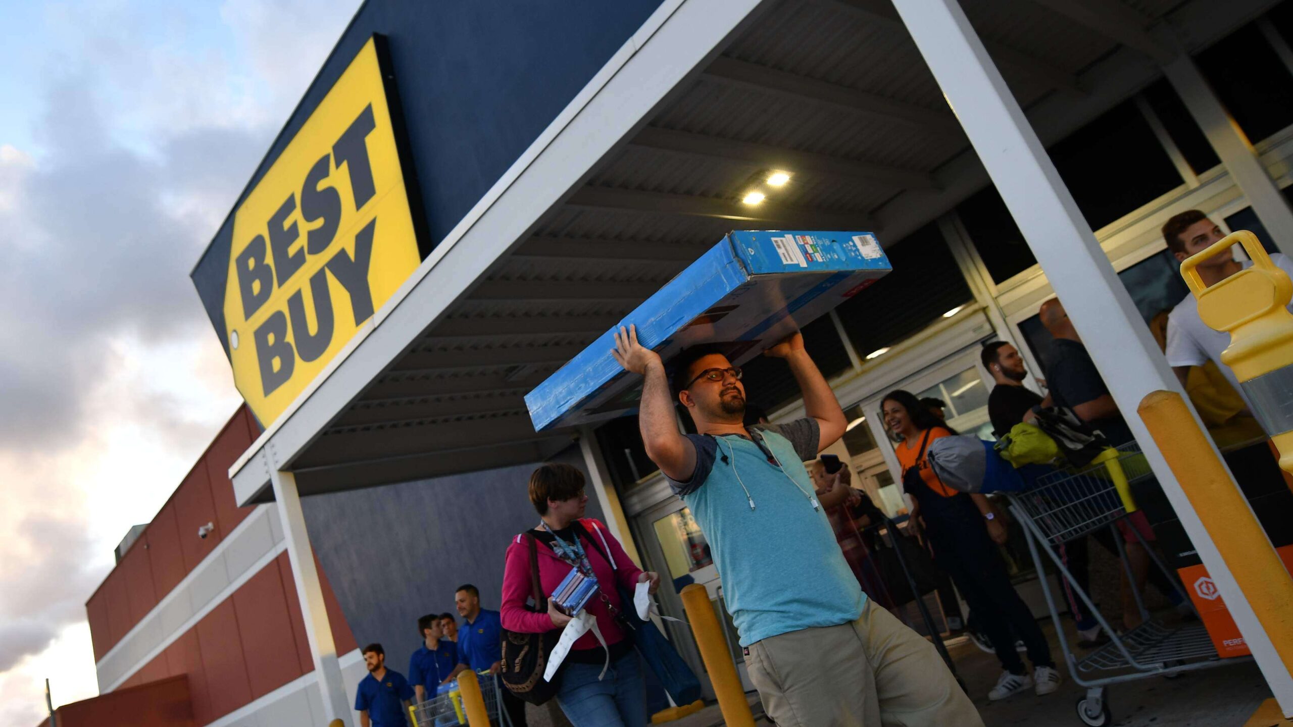 Así transcurren las ventas adelantadas en Sears, Walmart y Best Buy