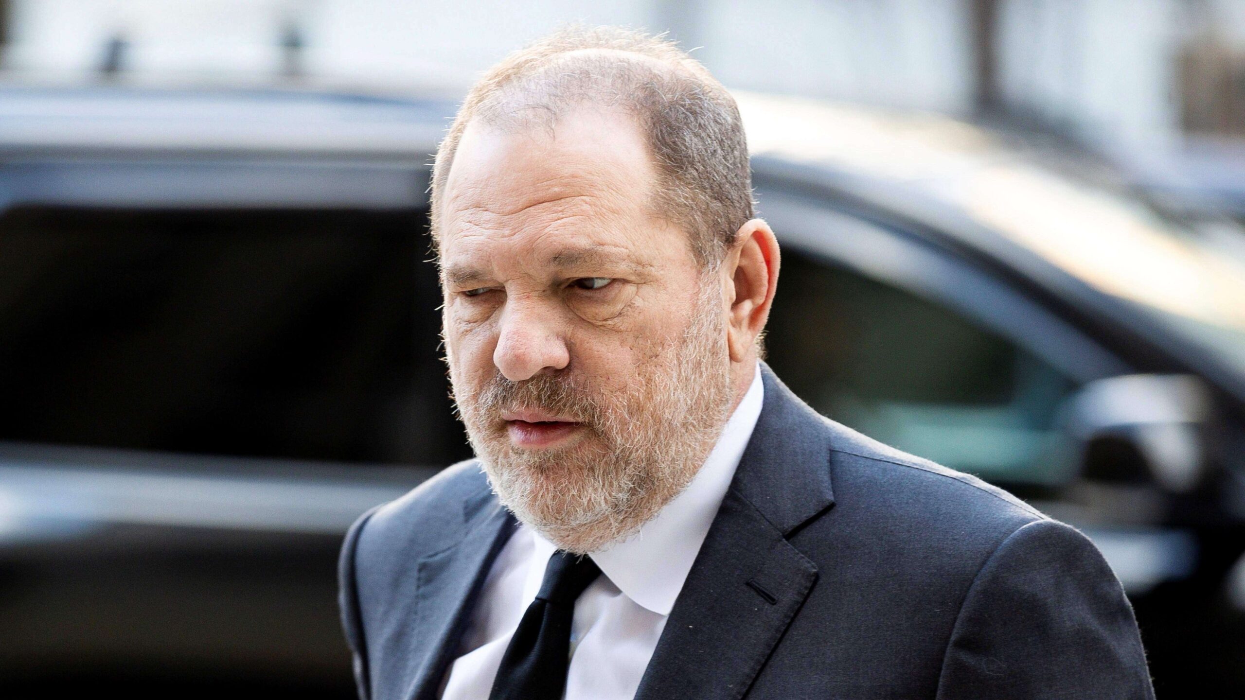 Niegan retirarle cargos a Harvey Weinstein pero le aprueban expertas