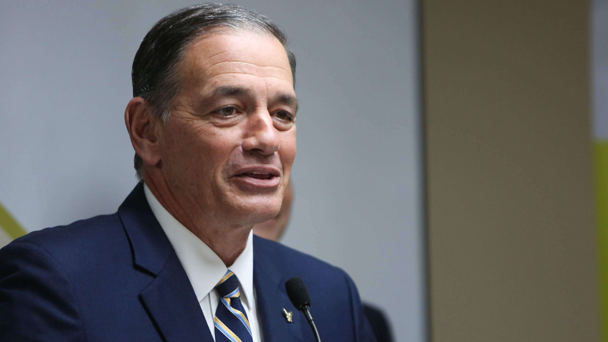 Proyecto para detener desviación de fondos del 9-1-1 está a medio aprobar